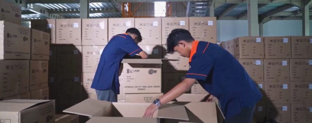 suasana produksi 8